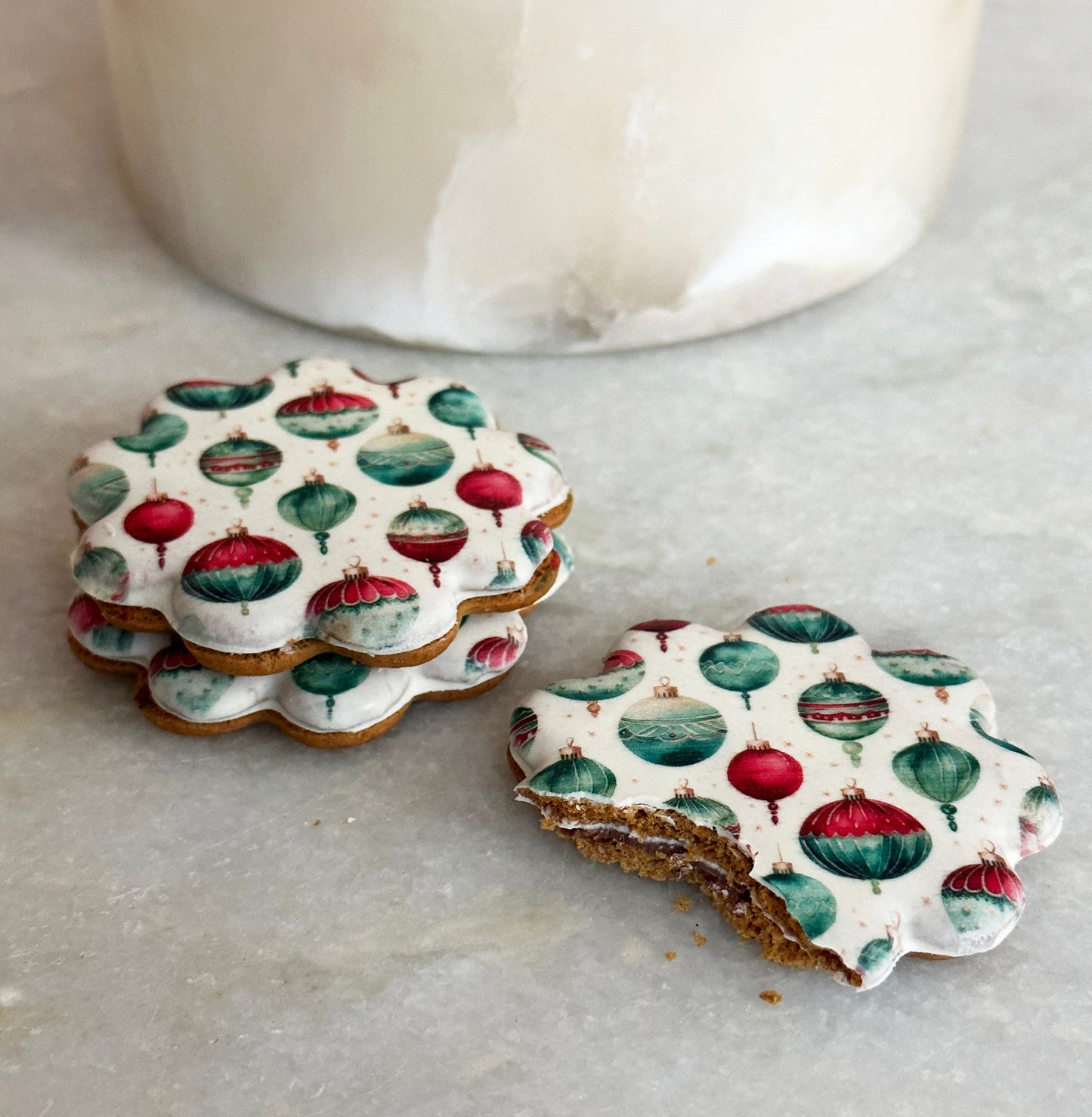 MC12 - Christmas Ornaments -Speculoos Sandwich Biscuits with a twist