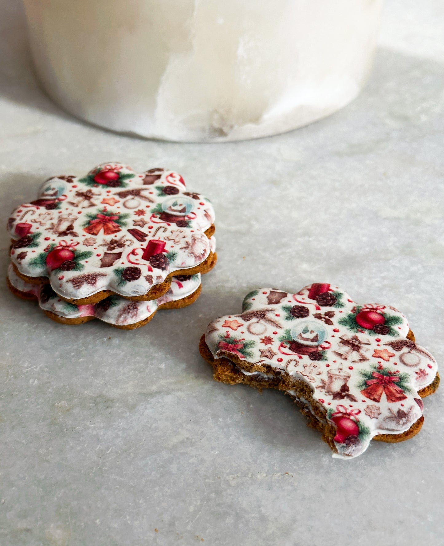 MC2 - Cosy Christmas Speculoos Sandwich Biscuits with a twist