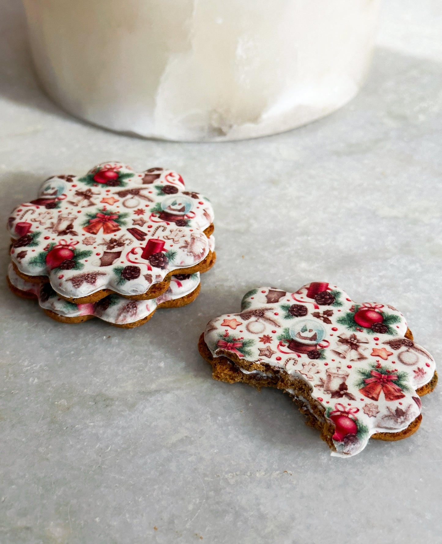 MC2 - Cosy Christmas Speculoos Sandwich Biscuits with a twist